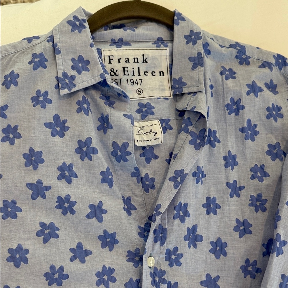 Frank & Eileen Light Blue Shirt with Floral Print Small - Picture 2 of 7